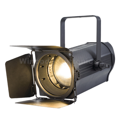 Giá tốt. Đèn chiếu điểm Fresnel LED 300W nhiệt độ màu 3200K-5600K, tuổi thọ 50000 giờ trực tuyến